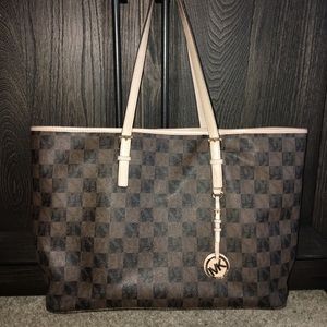 Authentic Signature Michael Kors Jet Set Tote